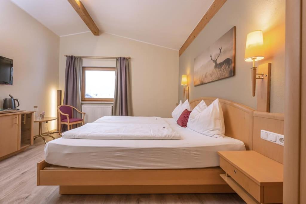 Acherl Hotel